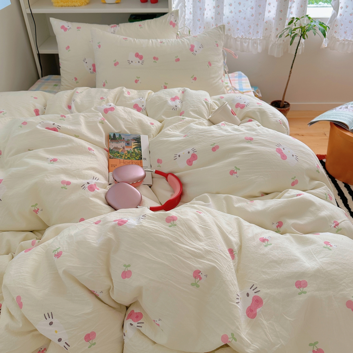 91家纺网 家纺一手货源 找家纺 初念 2025新款水洗棉系绳云朵棉四件套系列 系带-猫爪樱桃