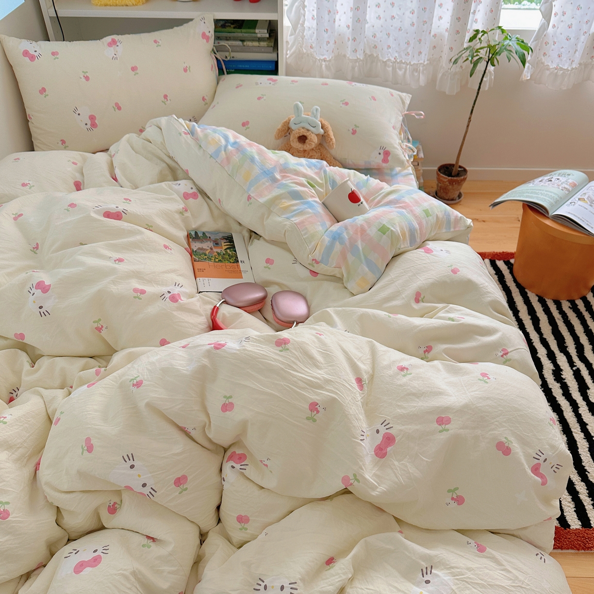 91家纺网 家纺一手货源 找家纺 初念 2025新款水洗棉系绳云朵棉四件套系列 系带-猫爪樱桃