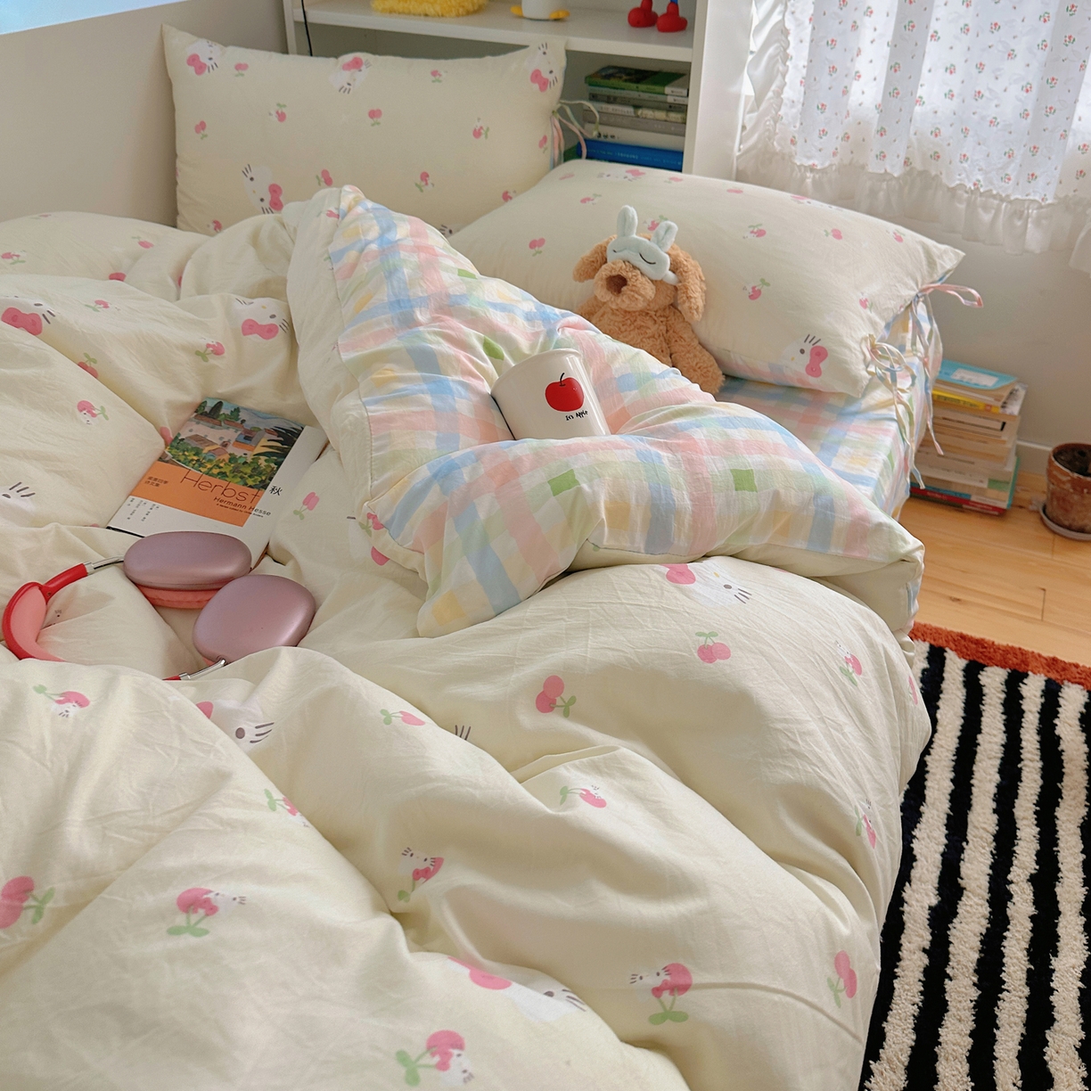 91家纺网 家纺一手货源 找家纺 初念 2025新款水洗棉系绳云朵棉四件套系列 系带-猫爪樱桃