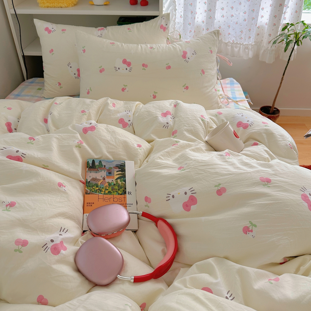 91家纺网 家纺一手货源 找家纺 初念 2025新款水洗棉系绳云朵棉四件套系列 系带-猫爪樱桃