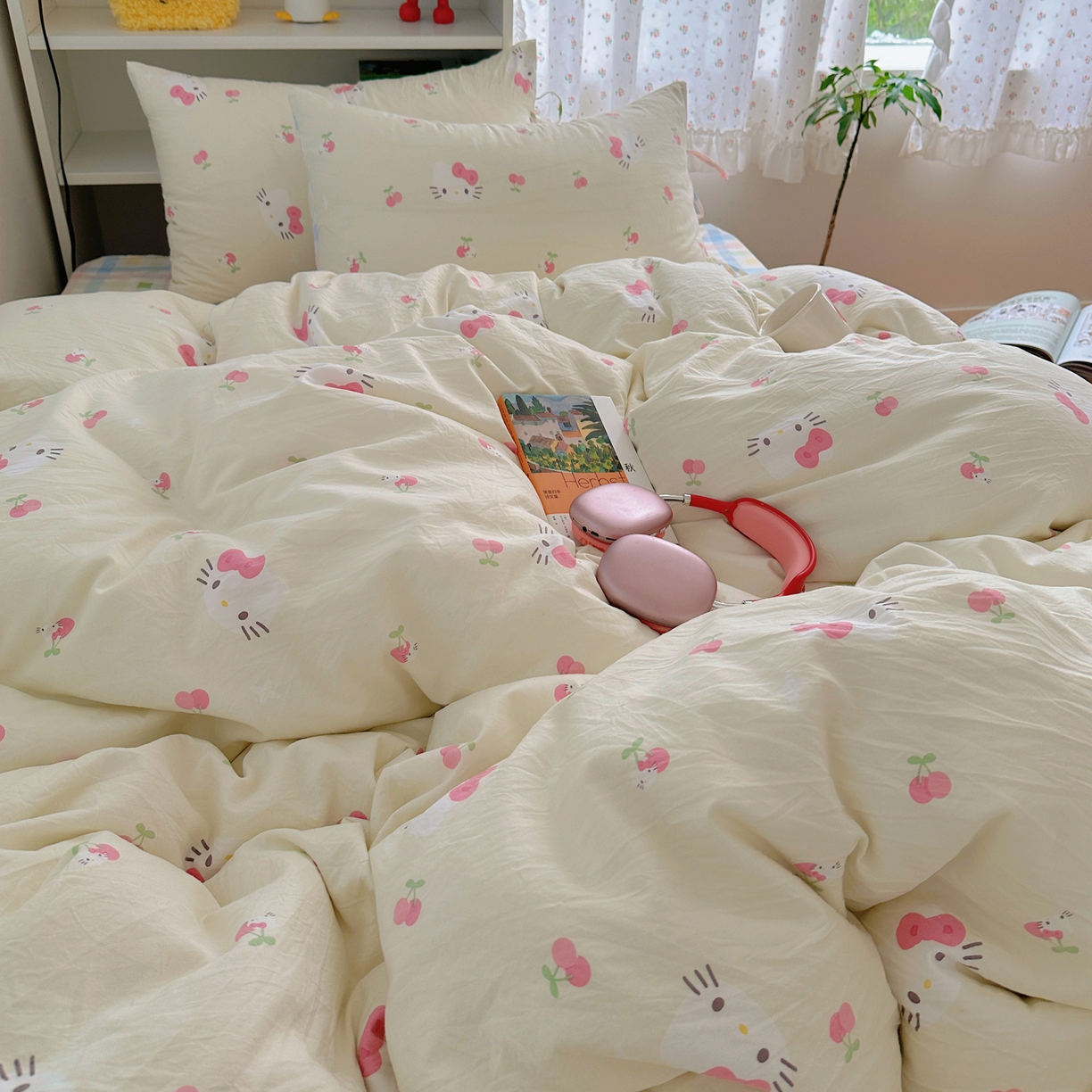 91家纺网 家纺一手货源 找家纺 初念 2025新款水洗棉系绳云朵棉四件套系列 系带-猫爪樱桃