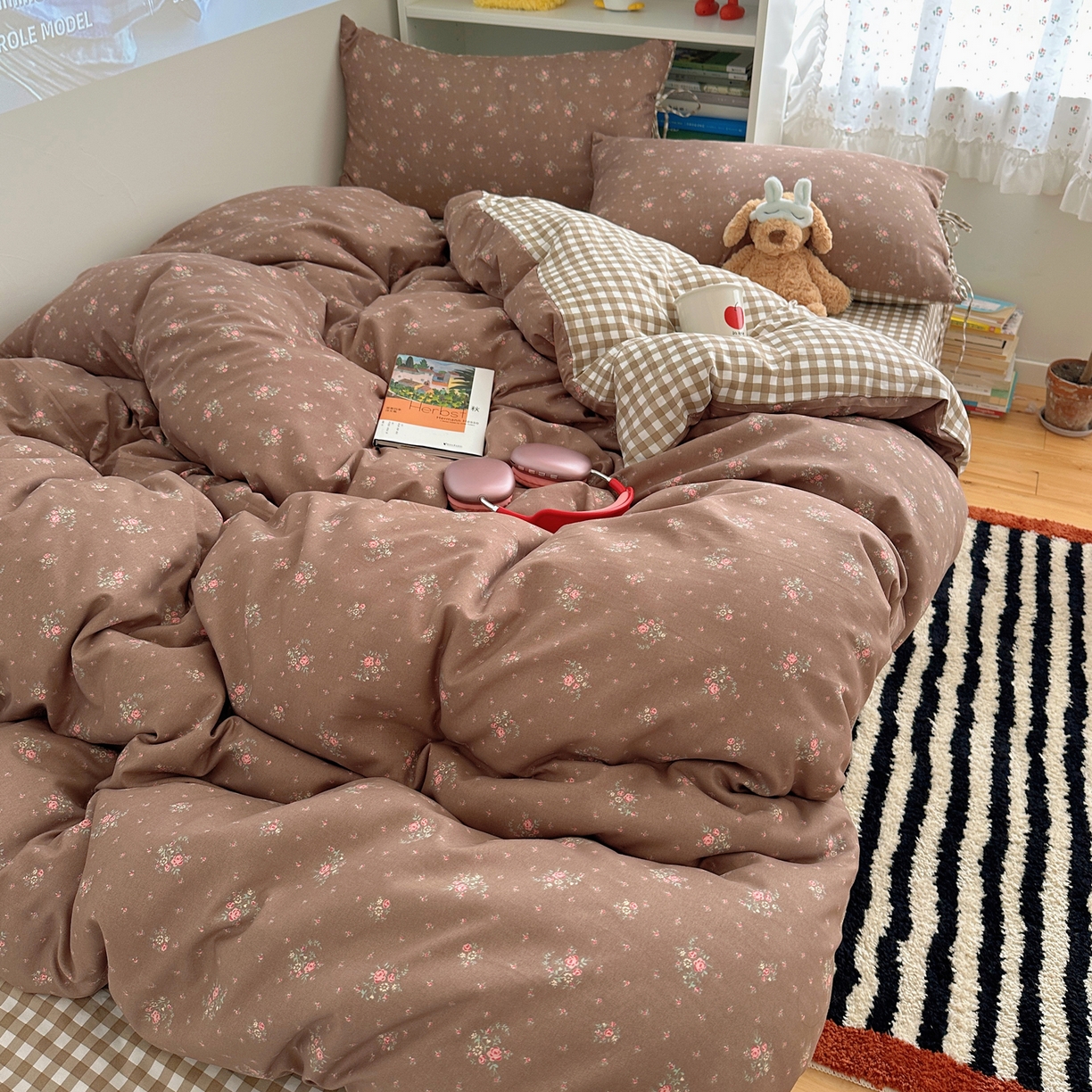 91家纺网 家纺一手货源 找家纺 初念 2025新款水洗棉系绳云朵棉四件套系列 系带-初夏-咖