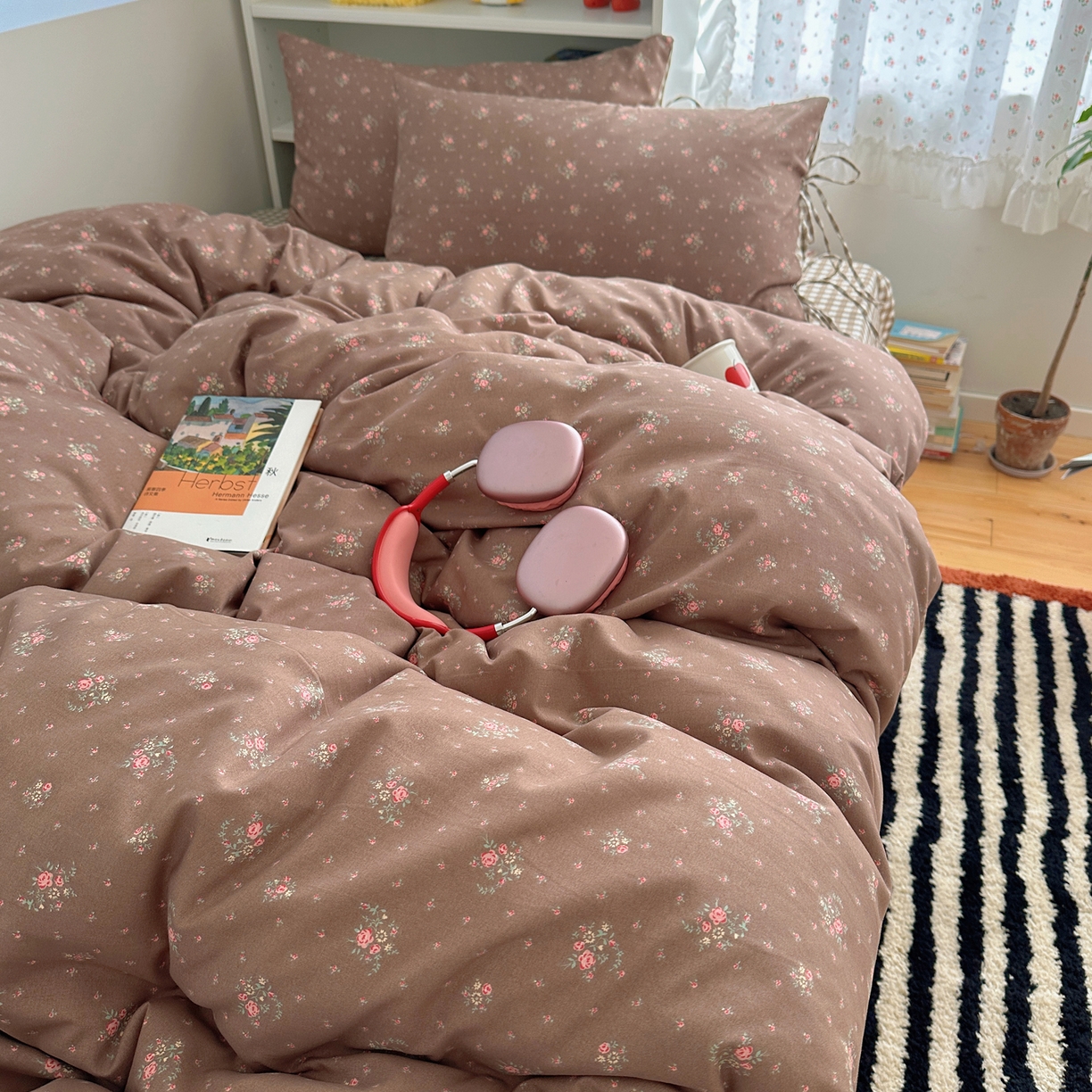 91家纺网 家纺一手货源 找家纺 初念 2025新款水洗棉系绳云朵棉四件套系列 系带-初夏-咖