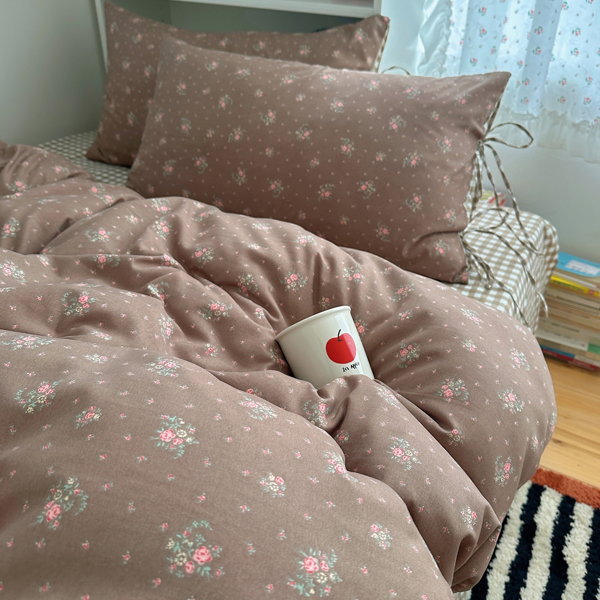 91家纺网 家纺一手货源 找家纺 初念 2025新款水洗棉系绳云朵棉四件套系列 系带-初夏-咖