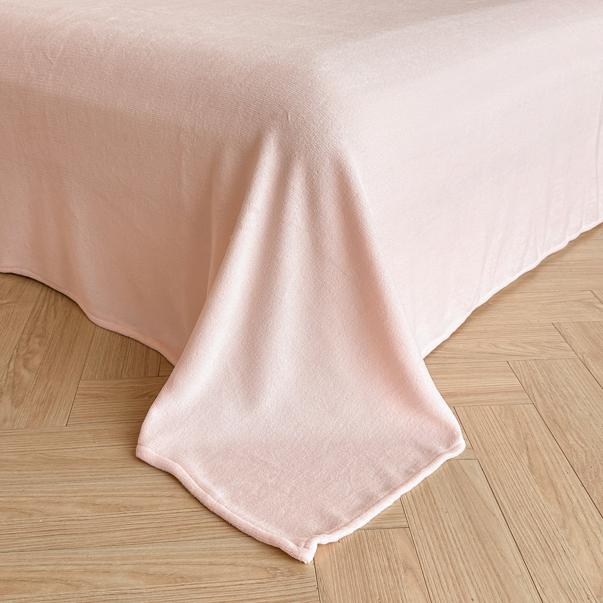 91家纺网 家纺一手货源 找家纺 （总）逸尚阁 2025新款法式立体雕花牛奶绒四件套--绒格娜