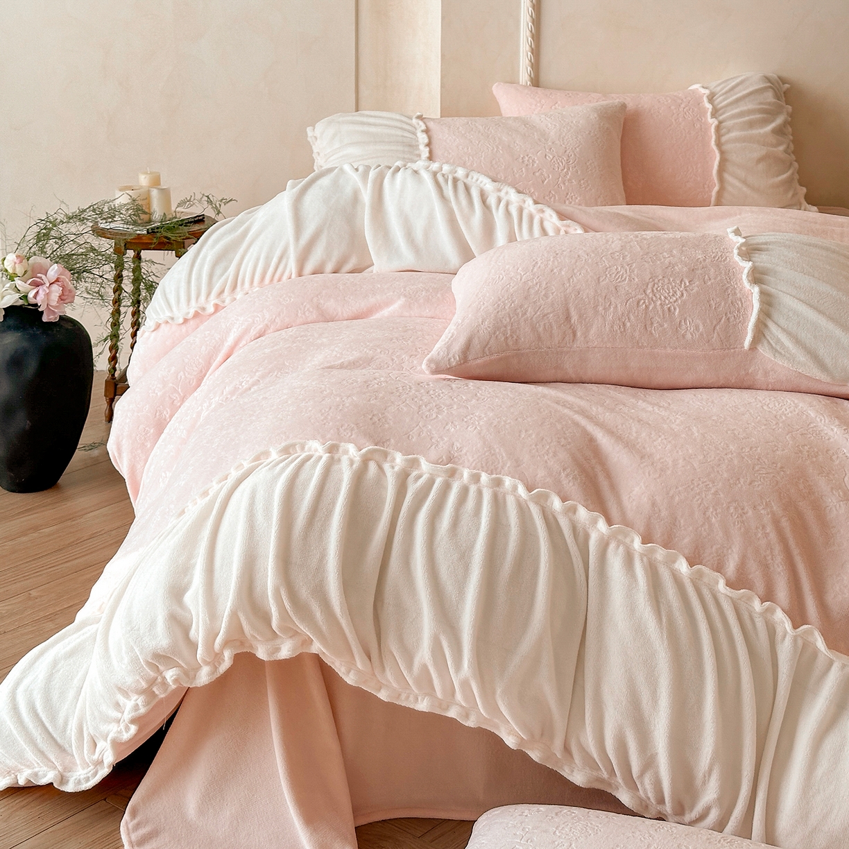 91家纺网 家纺一手货源 找家纺 （总）逸尚阁 2025新款法式立体雕花牛奶绒四件套--绒格娜