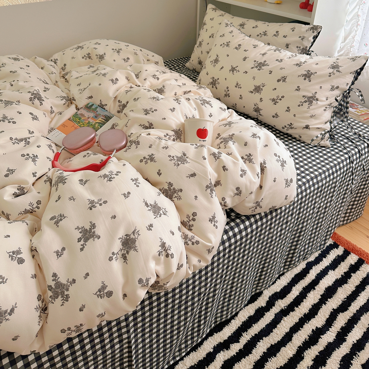 91家纺网 家纺一手货源 找家纺 初念 2025新款水洗棉系绳云朵棉四件套系列 系带-十里花田