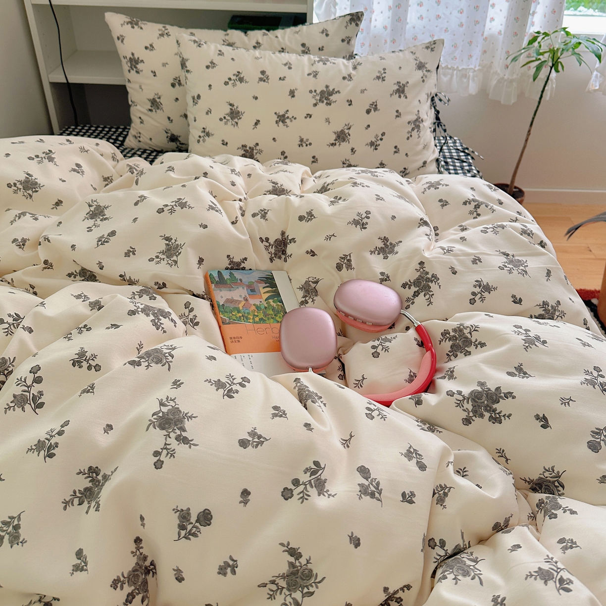 91家纺网 家纺一手货源 找家纺 初念 2025新款水洗棉系绳云朵棉四件套系列 系带-十里花田