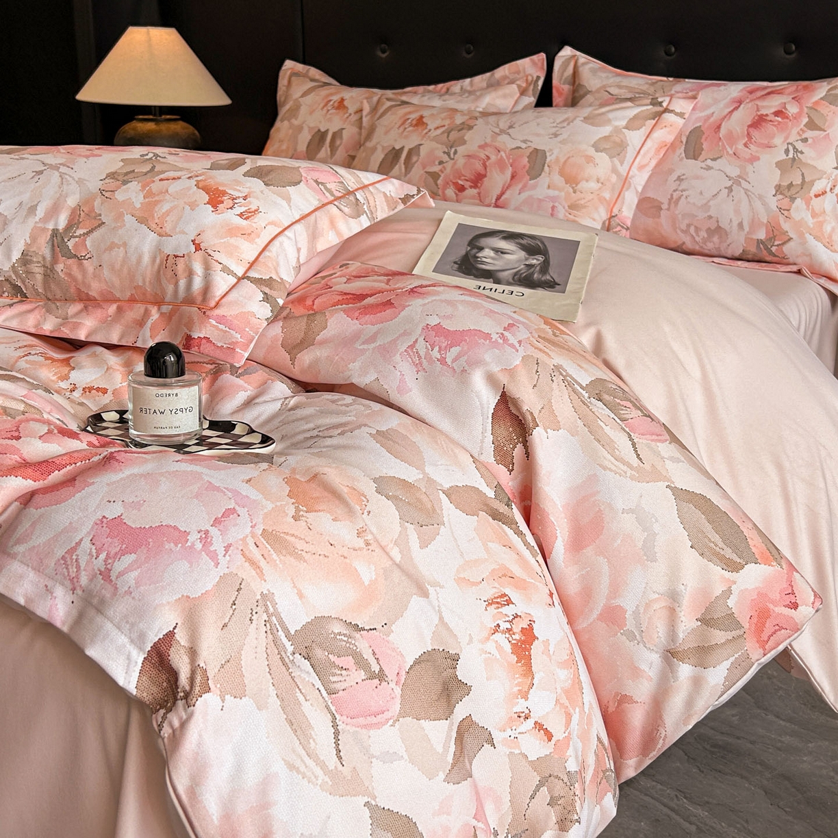 91家纺网 家纺一手货源 找家纺 玉海棠家纺 2025新款数码印花加厚全棉磨毛四件套 粉色罗曼使