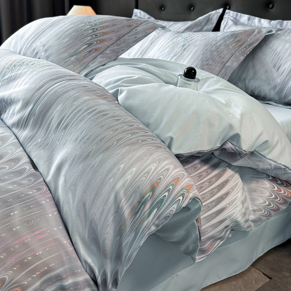 91家纺网 家纺一手货源 找家纺 玉海棠家纺 2025新款数码印花加厚全棉磨毛四件套 翎羽秘境