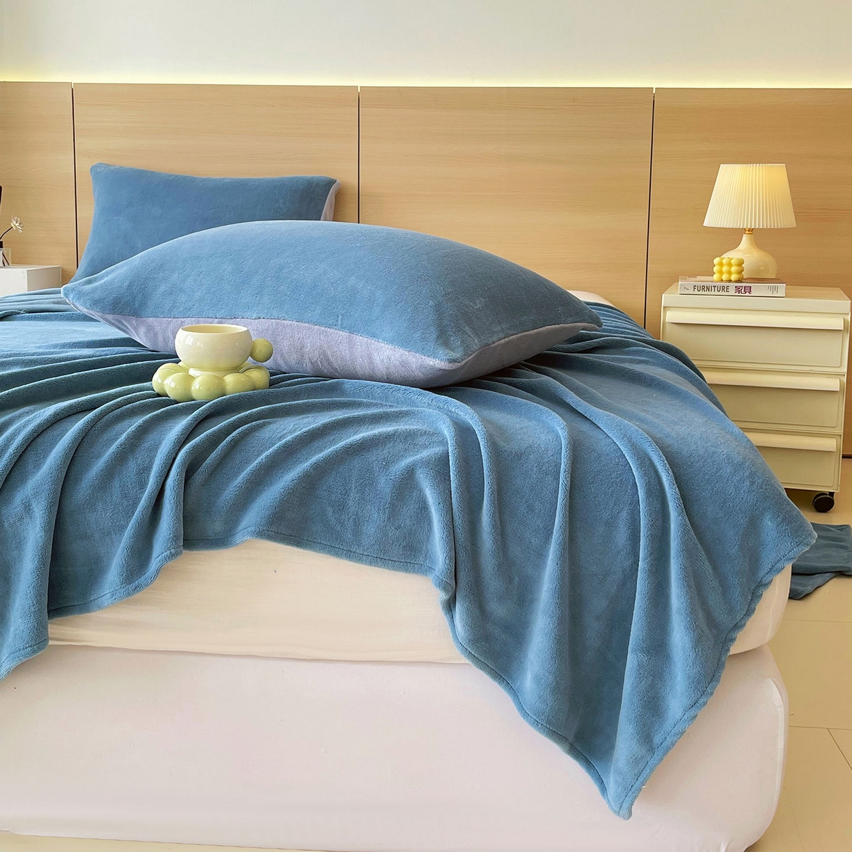 91家纺网 家纺一手货源 找家纺 小懒猪 2025年新款220克A类牛奶绒单床单 复古蓝
