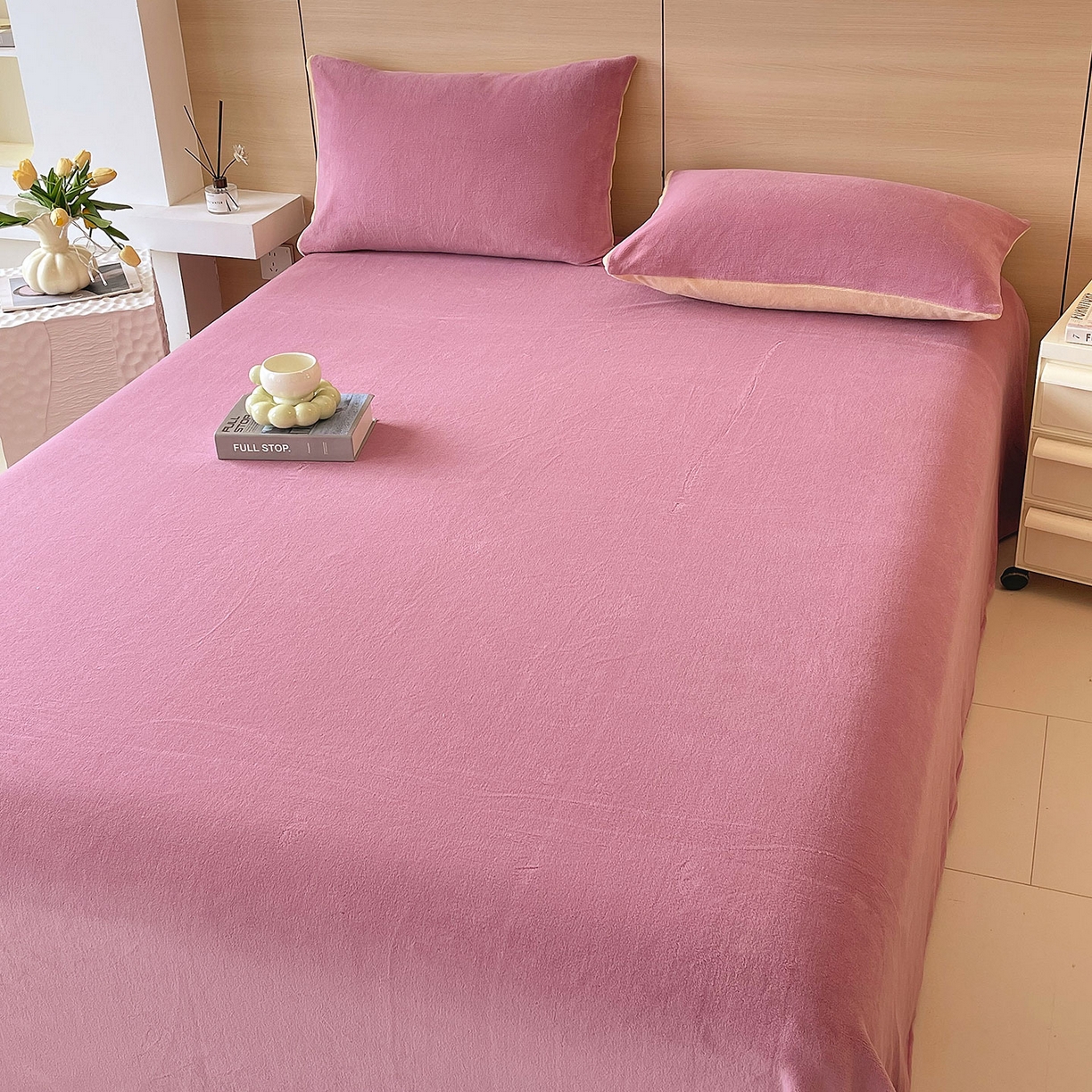 91家纺网 家纺一手货源 找家纺 小懒猪 2025年新款220克A类牛奶绒单床单 紫粉