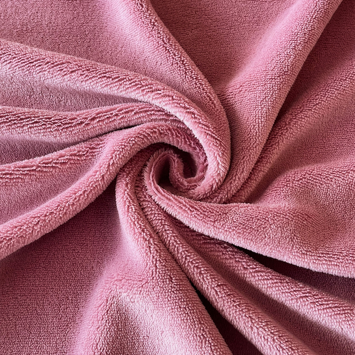 91家纺网 家纺一手货源 找家纺 小懒猪 2025年新款220克A类牛奶绒单床单 紫粉