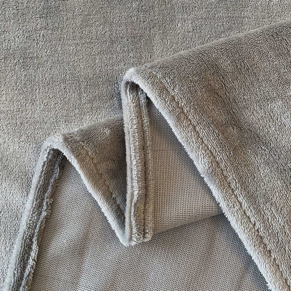 91家纺网 家纺一手货源 找家纺 小懒猪 2025年新款220克A类牛奶绒单床单 银灰