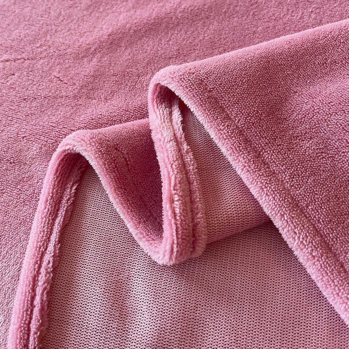 91家纺网 家纺一手货源 找家纺 小懒猪 2025年新款220克A类牛奶绒单床单 紫粉