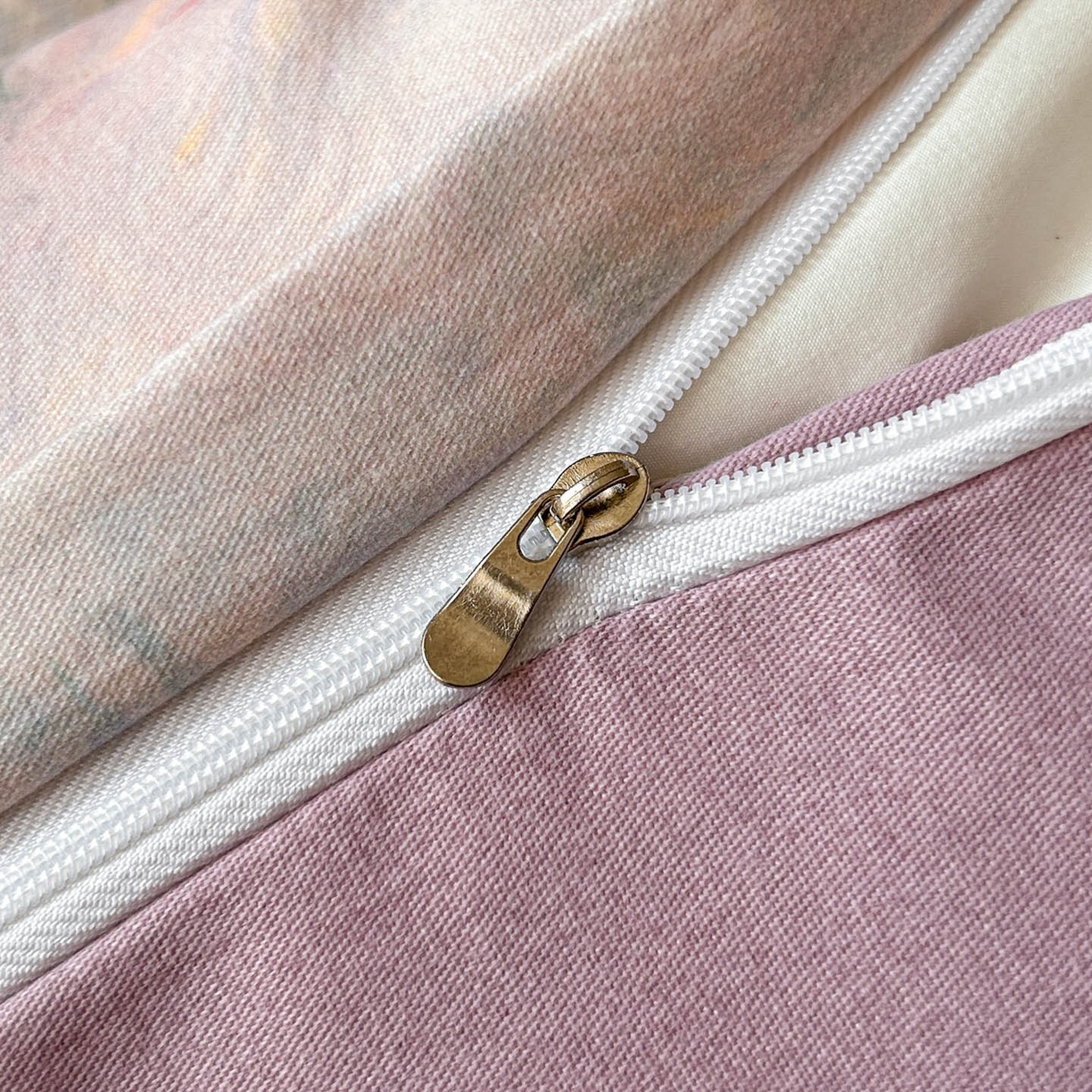 91家纺网 家纺一手货源 找家纺 玉海棠家纺 2025新款数码印花加厚全棉磨毛四件套 鎏金梦境