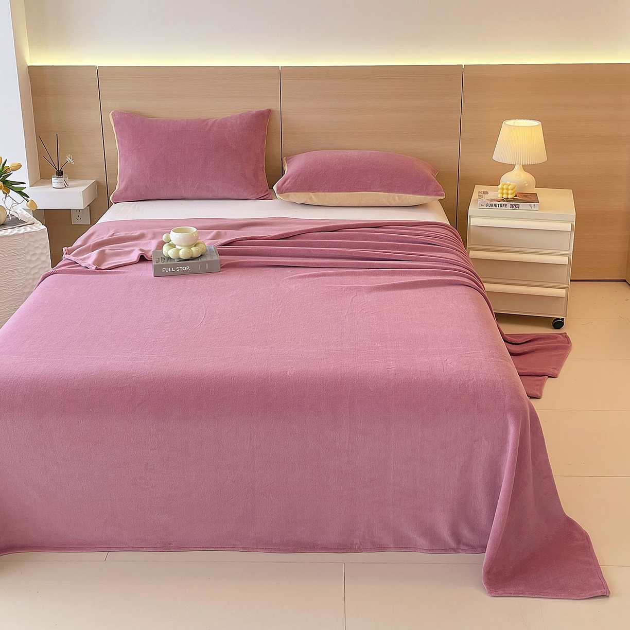 91家纺网 家纺一手货源 找家纺 小懒猪 2025年新款220克A类牛奶绒单床单 紫粉