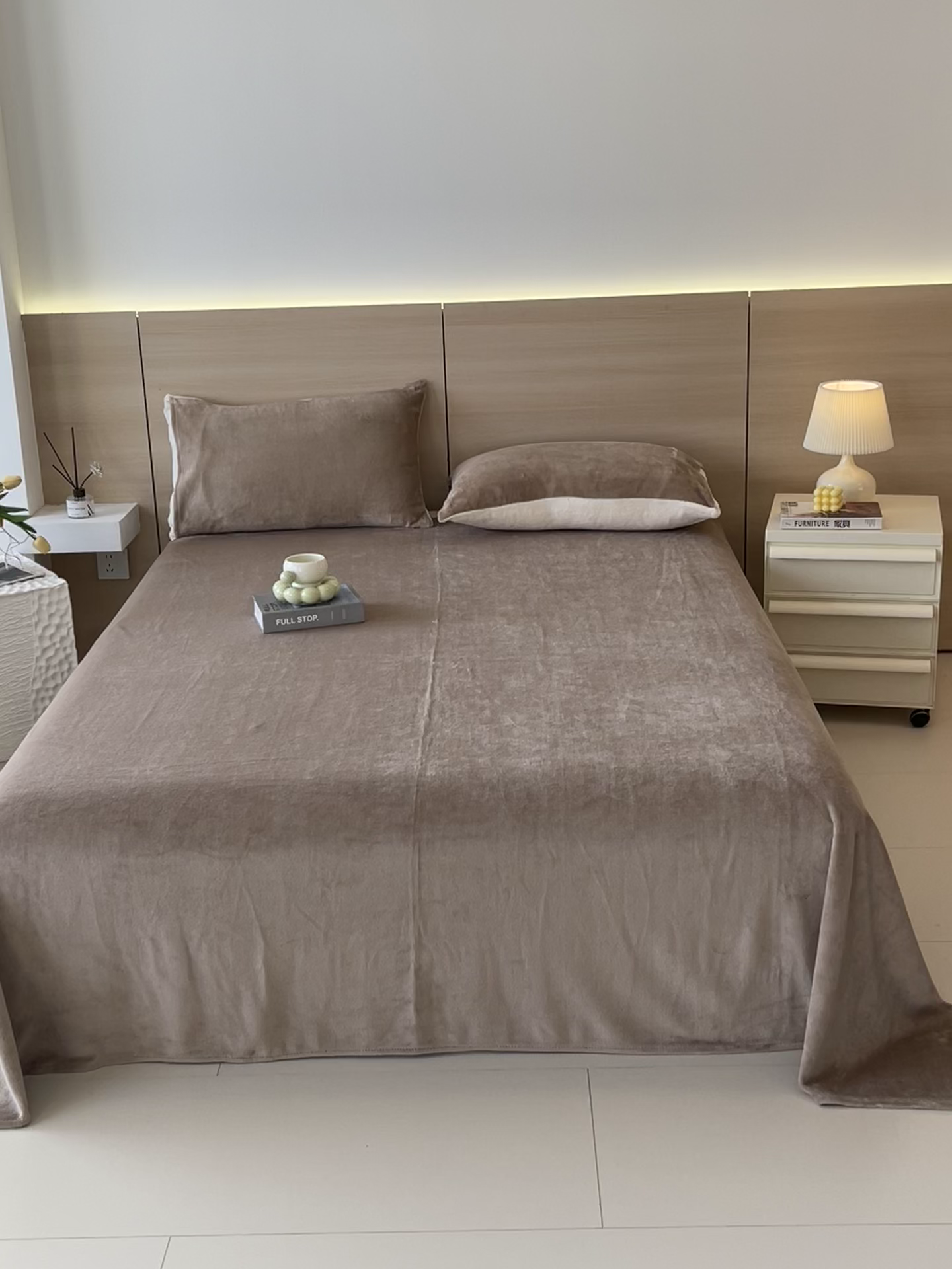 91家纺网 家纺一手货源 找家纺 小懒猪 2025年新款220克A类牛奶绒单床单 咖色