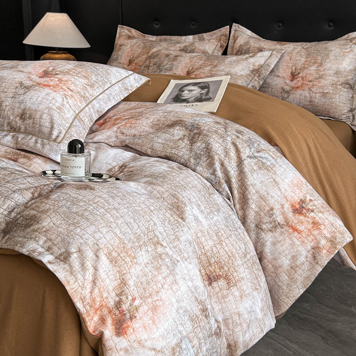 91家纺网 家纺一手货源 找家纺 玉海棠家纺 2025新款数码印花加厚全棉磨毛四件套 鎏金之痕