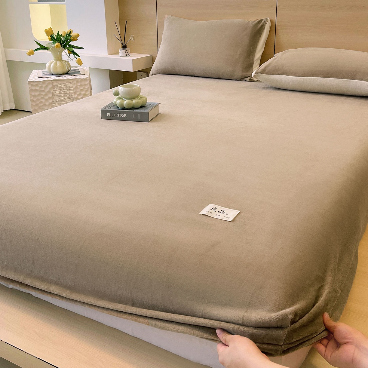 小懒猪 2025年新款220克A类牛奶绒单床笠 咖色