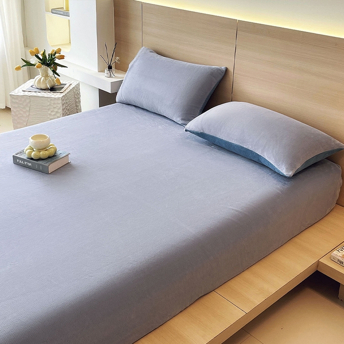 91家纺网 家纺一手货源 找家纺 小懒猪 2025年新款220克A类牛奶绒单床笠 婴儿兰