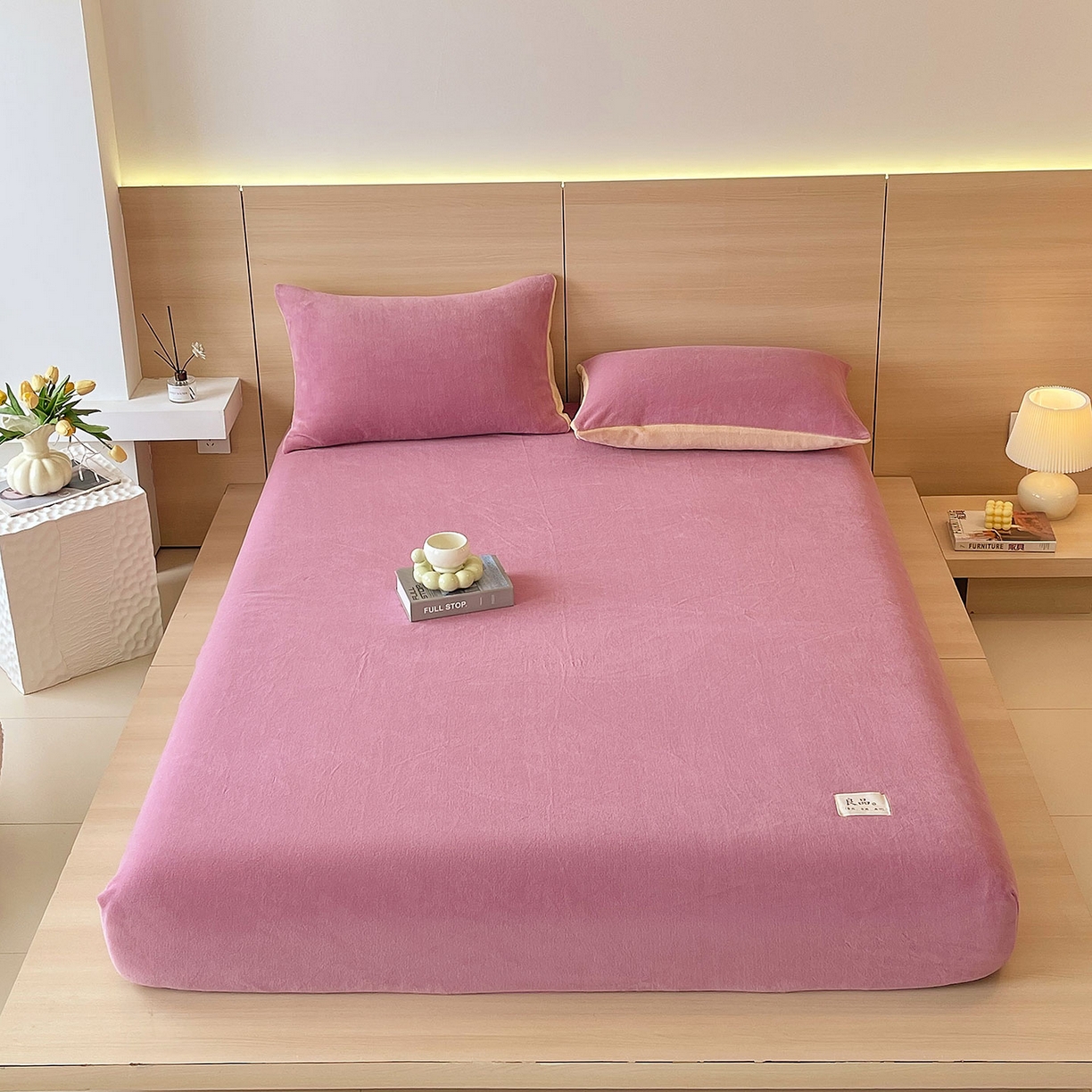 91家纺网 家纺一手货源 找家纺 小懒猪 2025年新款220克A类牛奶绒单床笠 紫粉