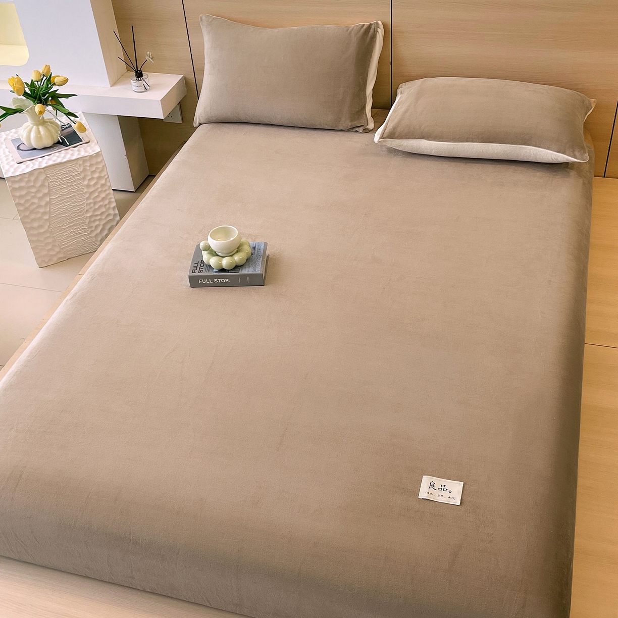 91家纺网 家纺一手货源 找家纺 小懒猪 2025年新款220克A类牛奶绒单床笠 咖色