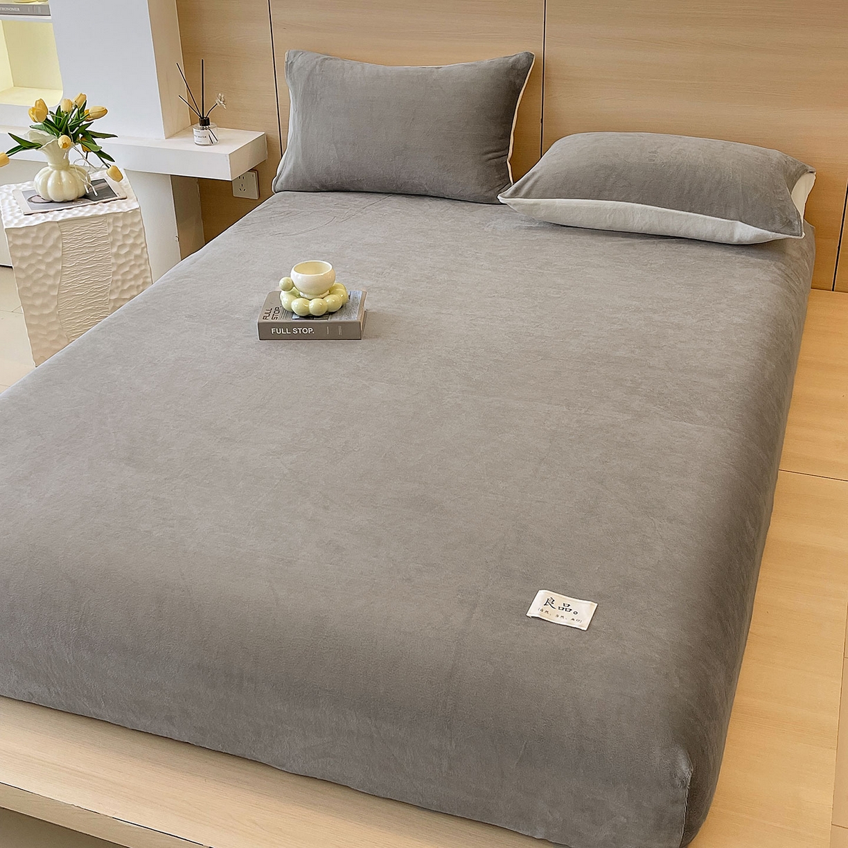 91家纺网 家纺一手货源 找家纺 小懒猪 2025年新款220克A类牛奶绒单床笠 银灰