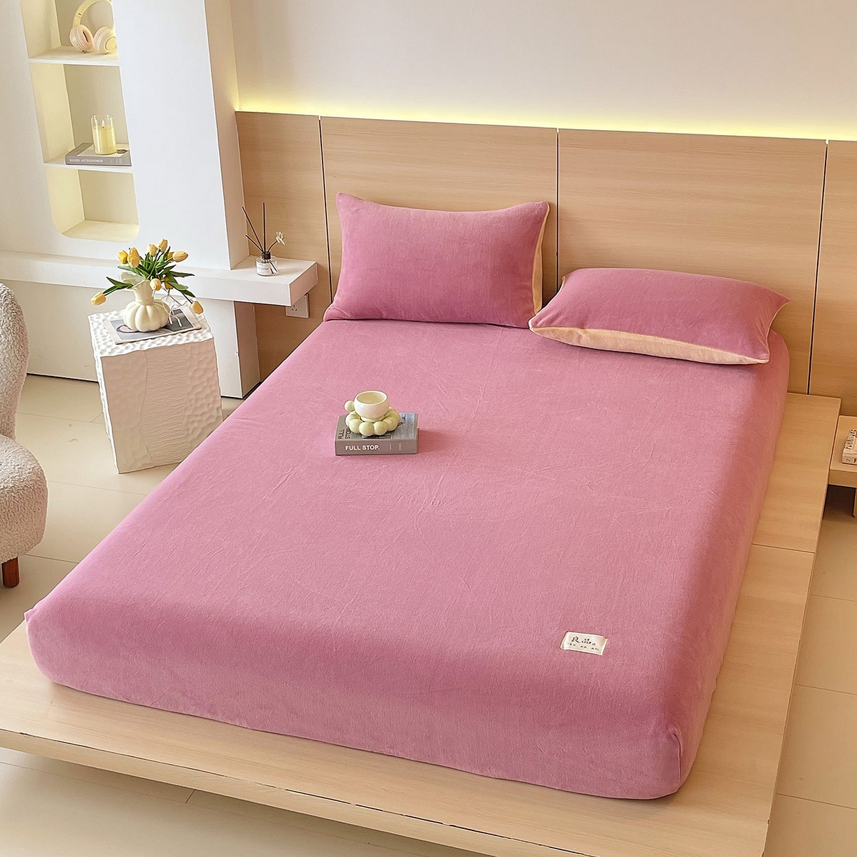 91家纺网 家纺一手货源 找家纺 小懒猪 2025年新款220克A类牛奶绒单床笠 紫粉