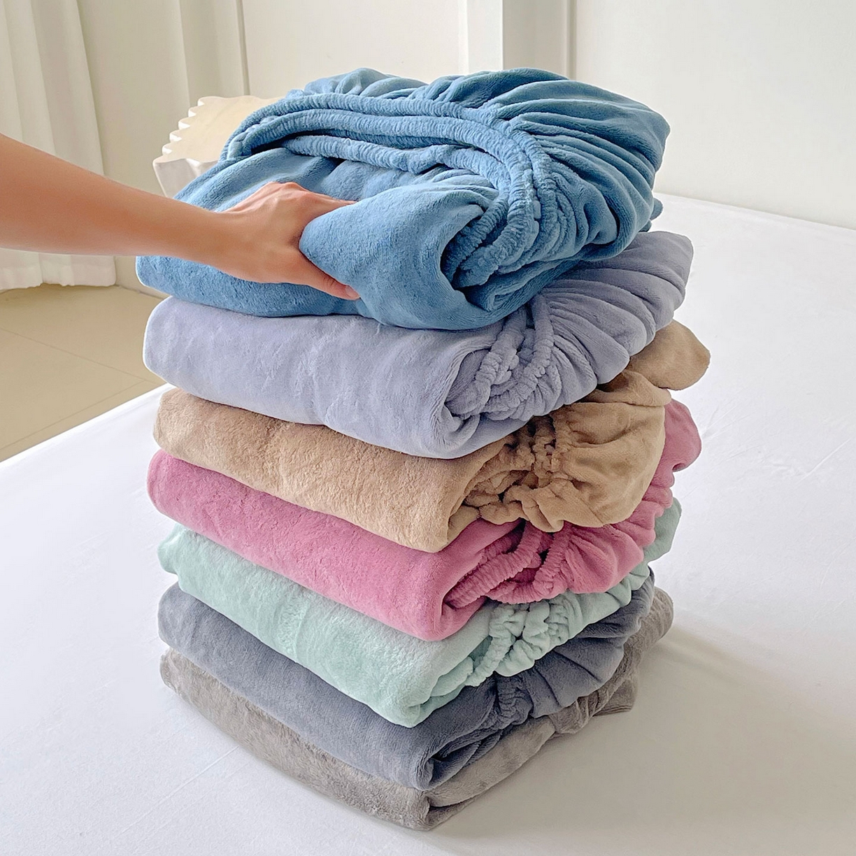 91家纺网 家纺一手货源 找家纺 小懒猪 2025年新款220克A类牛奶绒单床笠 组合图仅做展示不可下单