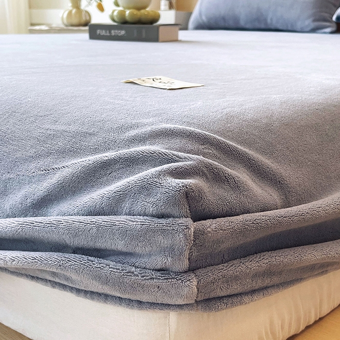 91家纺网 家纺一手货源 找家纺 小懒猪 2025年新款220克A类牛奶绒单床笠 婴儿兰