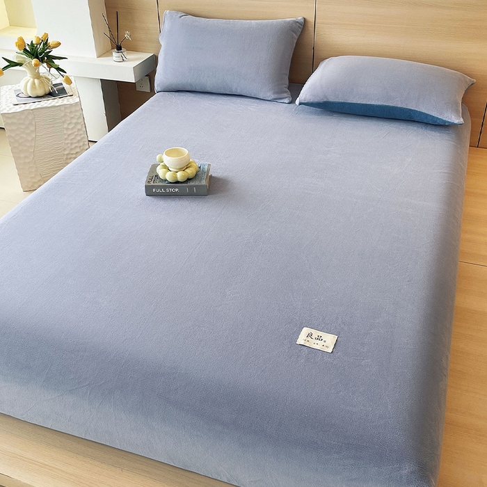 91家纺网 家纺一手货源 找家纺 小懒猪 2025年新款220克A类牛奶绒单床笠 婴儿兰