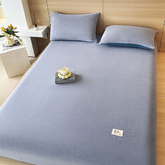 91家纺网 家纺一手货源 找家纺 小懒猪 2025年新款220克A类牛奶绒单床笠 婴儿兰