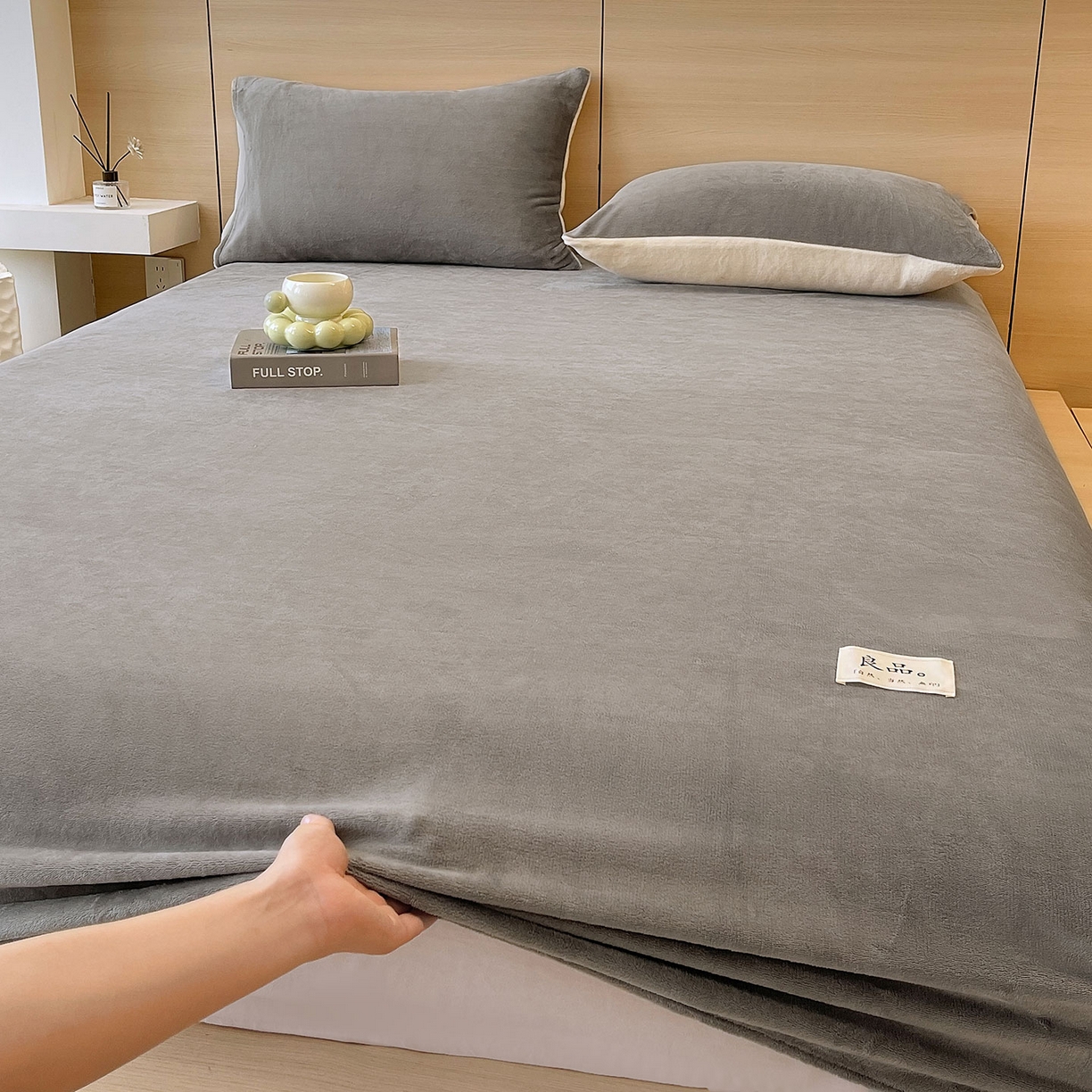 91家纺网 家纺一手货源 找家纺 小懒猪 2025年新款220克A类牛奶绒单床笠 银灰