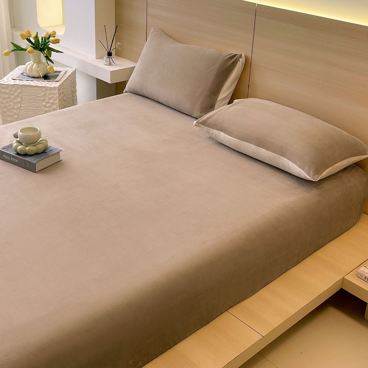 91家纺网 家纺一手货源 找家纺 小懒猪 2025年新款220克A类牛奶绒单床笠 咖色