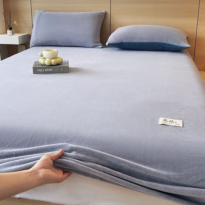 91家纺网 家纺一手货源 找家纺 小懒猪 2025年新款220克A类牛奶绒单床笠 婴儿兰