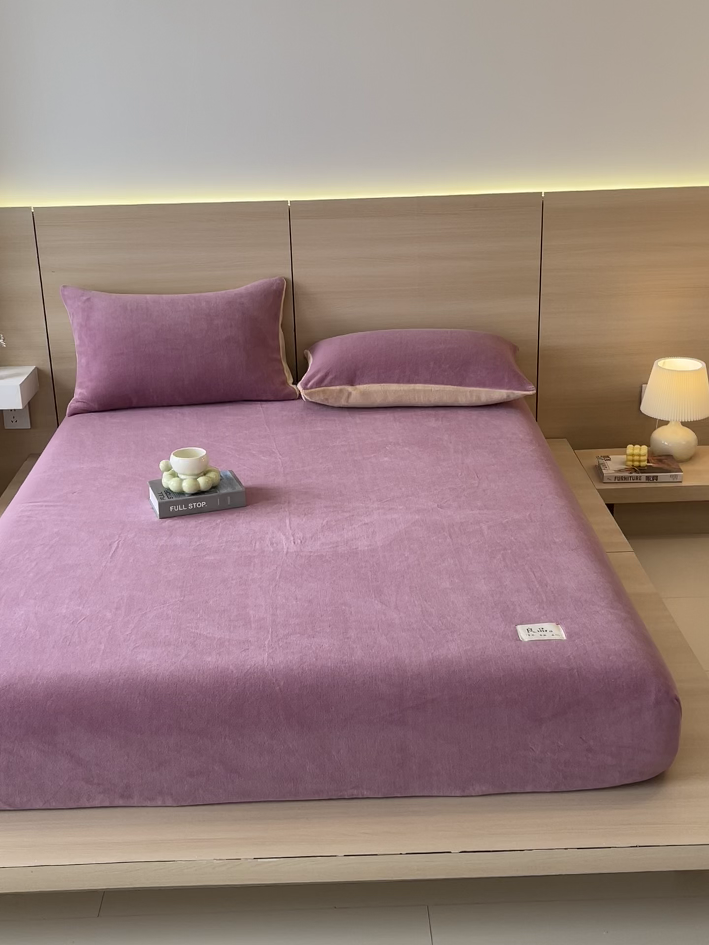 91家纺网 家纺一手货源 找家纺 小懒猪 2025年新款220克A类牛奶绒单床笠 紫粉