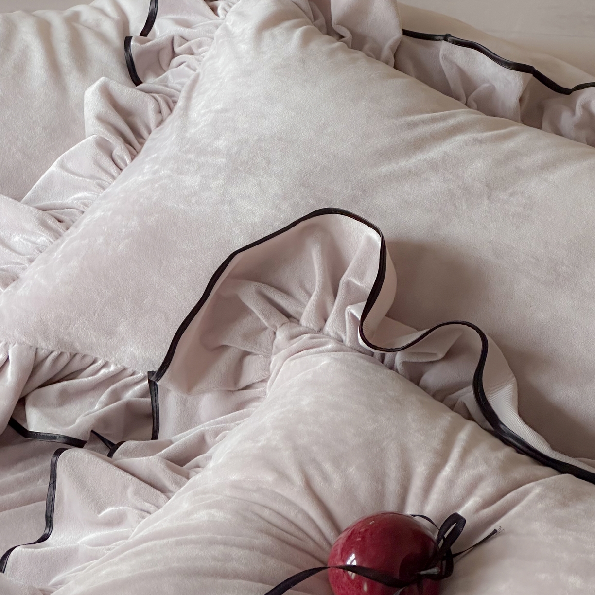 91家纺网 家纺一手货源 找家纺 ONE TWO ONE 121 2025新款轻奢新法式德芙绒宝宝绒婴儿绒短毛绒牛奶绒四件套床单被套（【提供买家秀】【会员-20】 平台控价券后不得低于318/338元） 戴安娜-缦紫