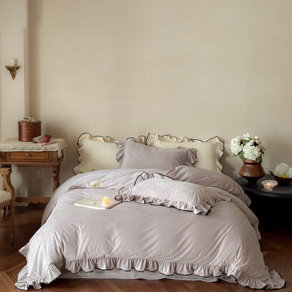 91家纺网 家纺一手货源 找家纺 ONE TWO ONE 121 2025新款轻奢新法式德芙绒宝宝绒婴儿绒短毛绒牛奶绒四件套床单被套（【提供买家秀】【会员-20】 平台控价券后不得低于318/338元） 戴安娜-缦紫