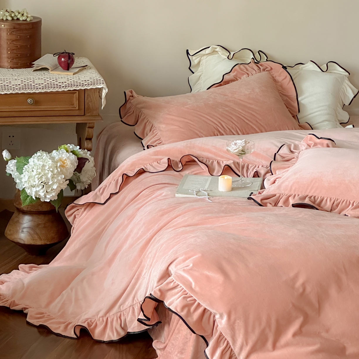 91家纺网 家纺一手货源 找家纺 ONE TWO ONE 121 2025新款轻奢新法式德芙绒宝宝绒婴儿绒短毛绒牛奶绒四件套床单被套（【提供买家秀】【会员-20】 平台控价券后不得低于318/338元） 戴安娜-茶粉