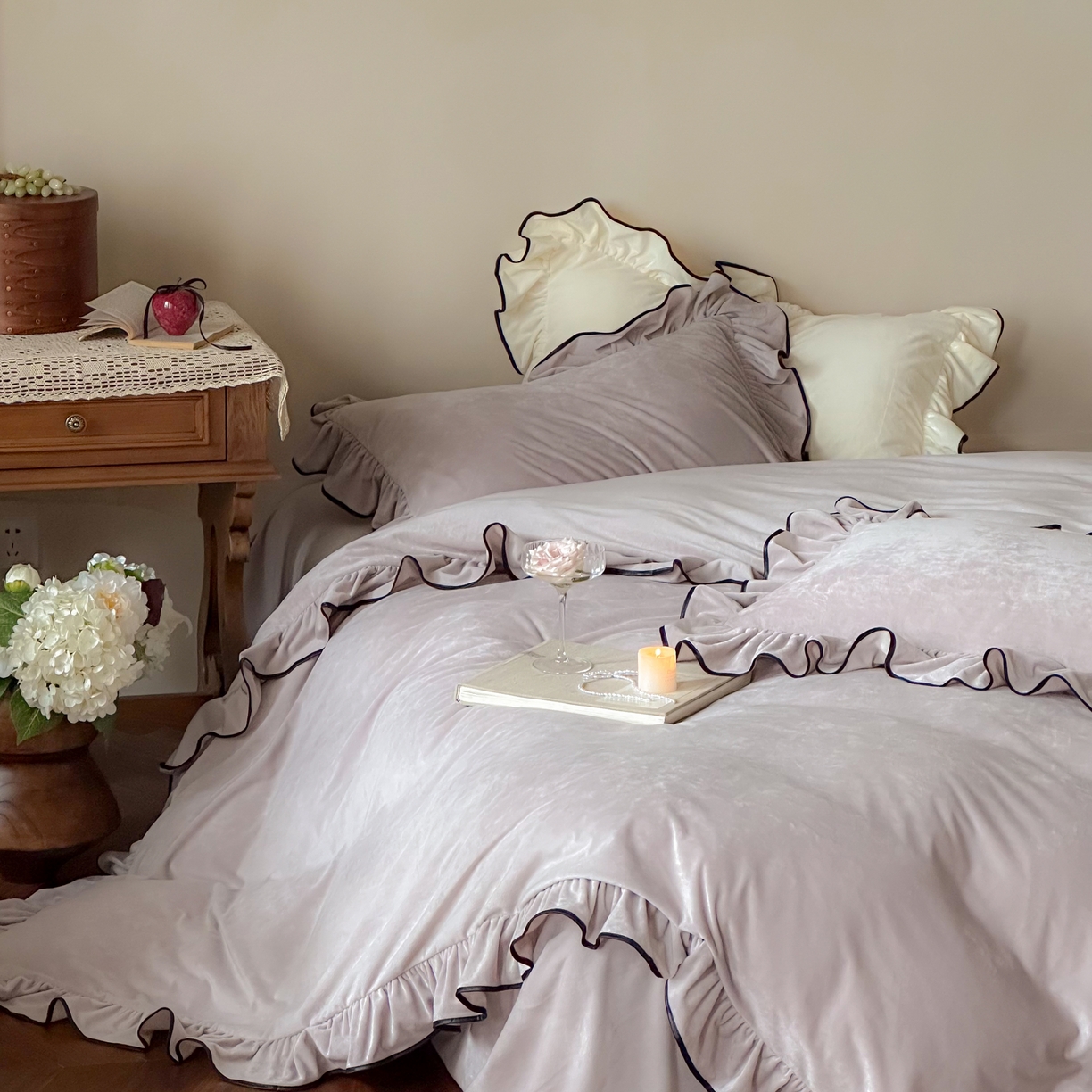 91家纺网 家纺一手货源 找家纺 ONE TWO ONE 121 2025新款轻奢新法式德芙绒宝宝绒婴儿绒短毛绒牛奶绒四件套床单被套（【提供买家秀】【会员-20】 平台控价券后不得低于318/338元） 戴安娜-缦紫