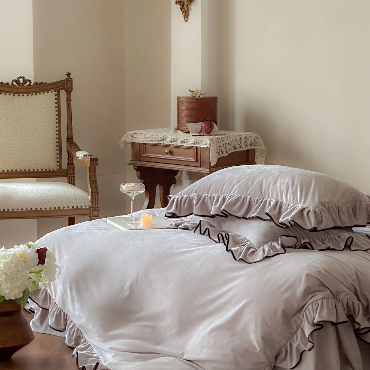 91家纺网 家纺一手货源 找家纺 ONE TWO ONE 121 2025新款轻奢新法式德芙绒宝宝绒婴儿绒短毛绒牛奶绒四件套床单被套（【提供买家秀】【会员-20】 平台控价券后不得低于318/338元） 戴安娜-缦紫