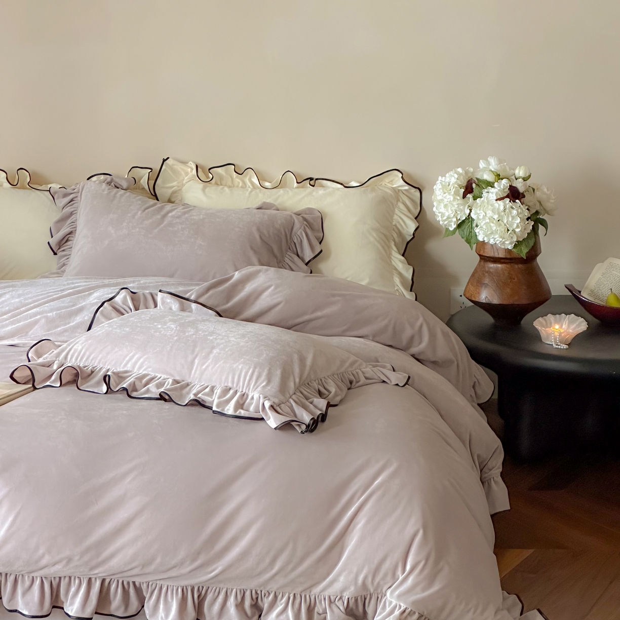 91家纺网 家纺一手货源 找家纺 ONE TWO ONE 121 2025新款轻奢新法式德芙绒宝宝绒婴儿绒短毛绒牛奶绒四件套床单被套（【提供买家秀】【会员-20】 平台控价券后不得低于318/338元） 戴安娜-缦紫