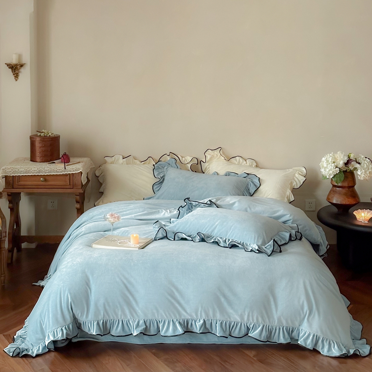 91家纺网 家纺一手货源 找家纺 ONE TWO ONE 121 2025新款轻奢新法式德芙绒宝宝绒婴儿绒短毛绒牛奶绒四件套床单被套（【提供买家秀】【会员-20】 平台控价券后不得低于318/338元） 戴安娜-栀蓝