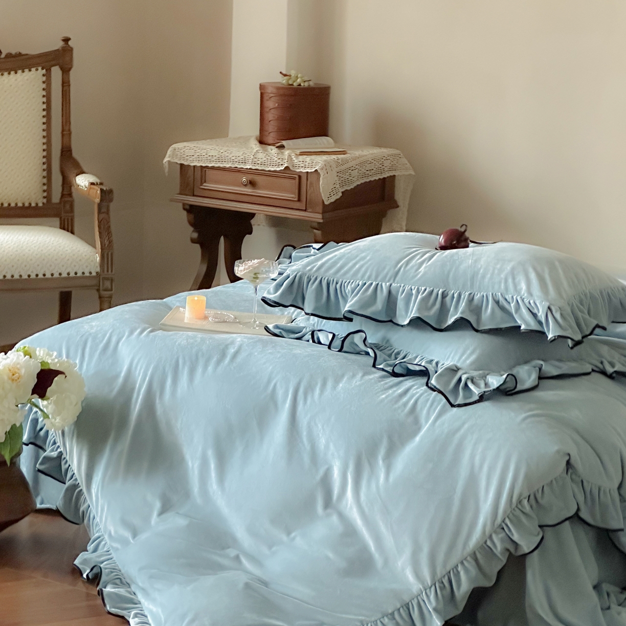 91家纺网 家纺一手货源 找家纺 ONE TWO ONE 121 2025新款轻奢新法式德芙绒宝宝绒婴儿绒短毛绒牛奶绒四件套床单被套（【提供买家秀】【会员-20】 平台控价券后不得低于318/338元） 戴安娜-栀蓝