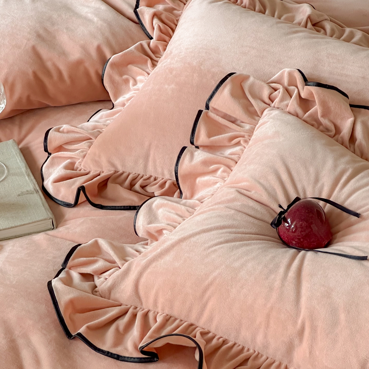 91家纺网 家纺一手货源 找家纺 ONE TWO ONE 121 2025新款轻奢新法式德芙绒宝宝绒婴儿绒短毛绒牛奶绒四件套床单被套（【提供买家秀】【会员-20】 平台控价券后不得低于318/338元） 戴安娜-茶粉