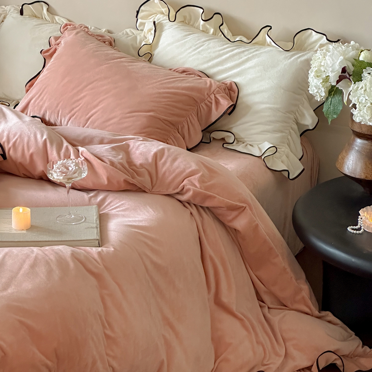 91家纺网 家纺一手货源 找家纺 ONE TWO ONE 121 2025新款轻奢新法式德芙绒宝宝绒婴儿绒短毛绒牛奶绒四件套床单被套（【提供买家秀】【会员-20】 平台控价券后不得低于318/338元） 戴安娜-茶粉