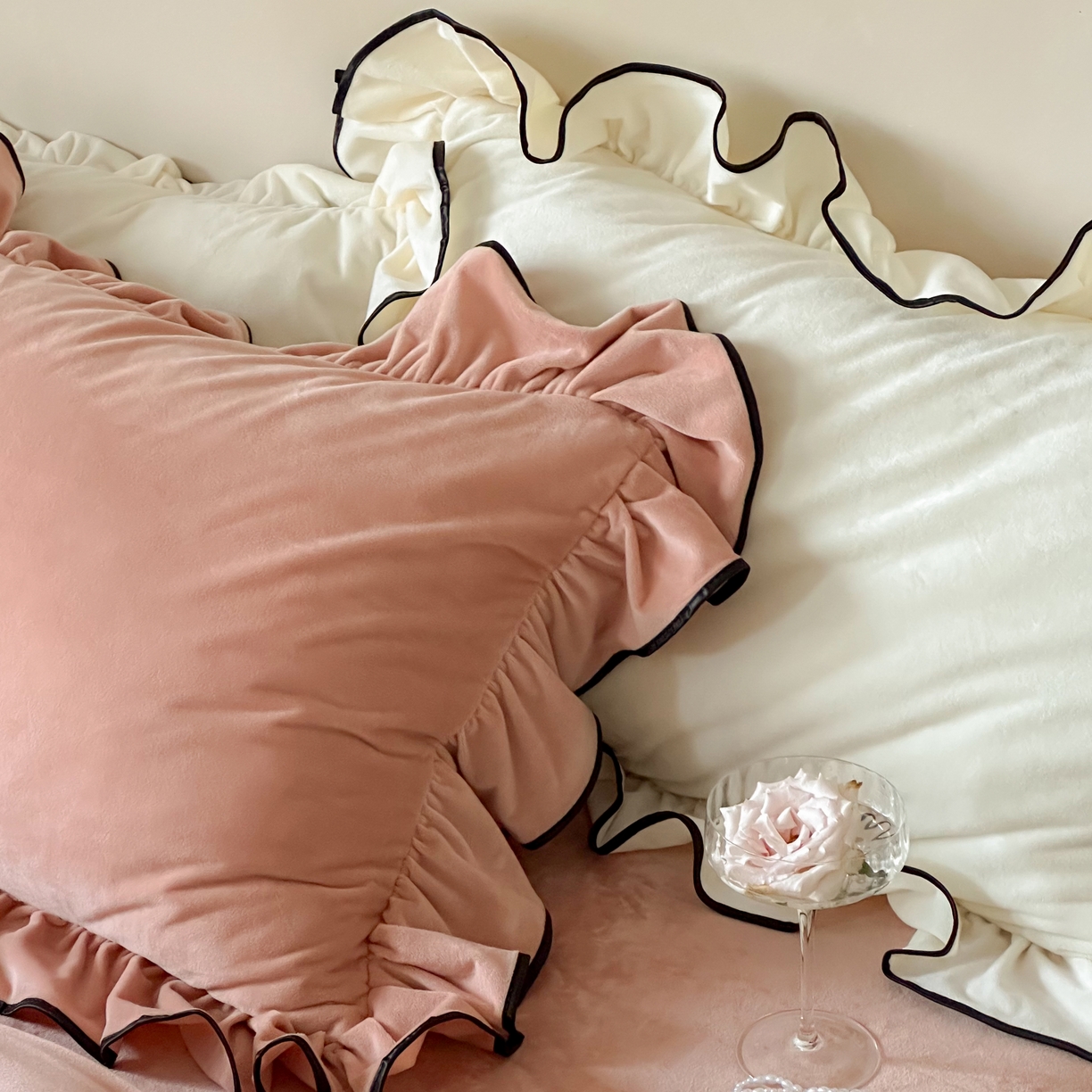 91家纺网 家纺一手货源 找家纺 ONE TWO ONE 121 2025新款轻奢新法式德芙绒宝宝绒婴儿绒短毛绒牛奶绒四件套床单被套（【提供买家秀】【会员-20】 平台控价券后不得低于318/338元） 戴安娜-茶粉