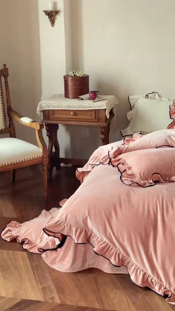 91家纺网 家纺一手货源 找家纺 ONE TWO ONE 121 2025新款轻奢新法式德芙绒宝宝绒婴儿绒短毛绒牛奶绒四件套床单被套（【提供买家秀】【会员-20】 平台控价券后不得低于318/338元） 戴安娜-茶粉