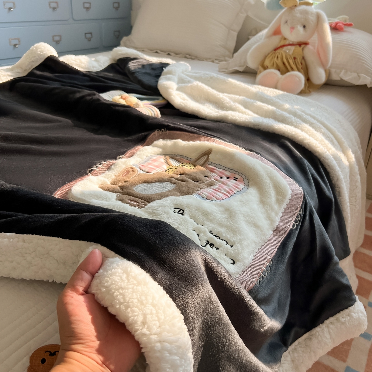 91家纺网 家纺一手货源 找家纺 （总）子钦家纺 2025新款秋冬加厚牛奶绒羊羔绒卡通贴布绣包边毛毯（第二波）